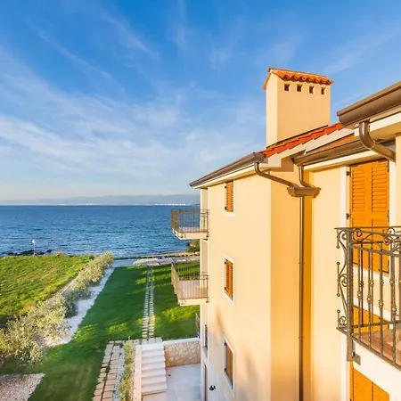 Villa Luxury Matea 2 *