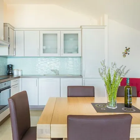 Villa Luxury Matea 2 *