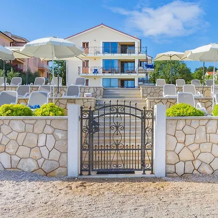 Villa Luxury Matea 2 *